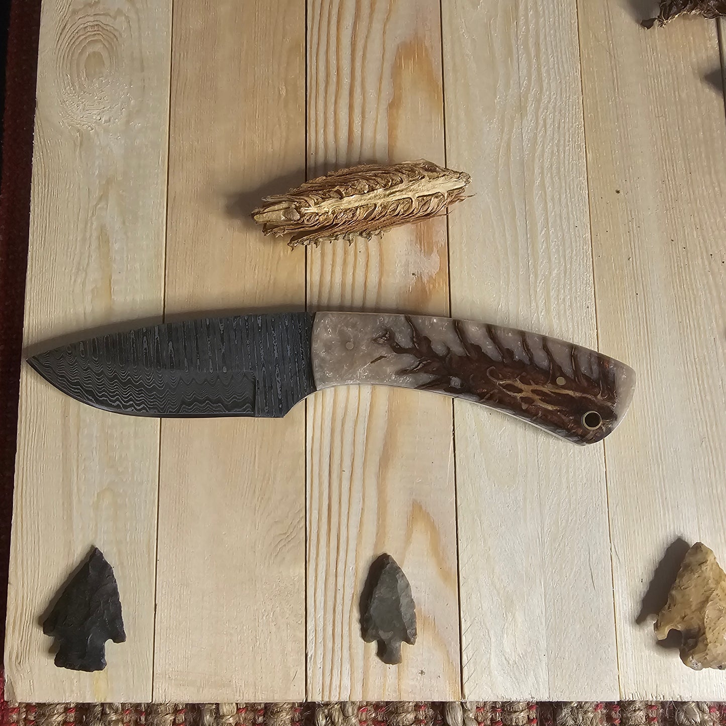 Yellow Resin Pinecone Damascus knife
